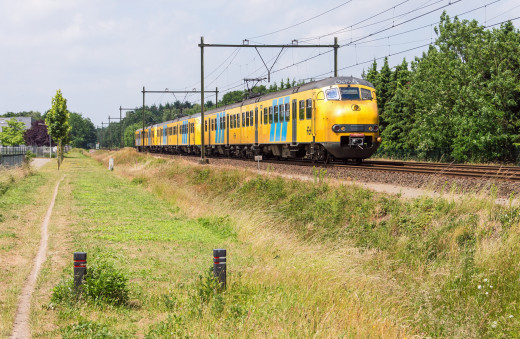 1067004 (a): :2048x1332